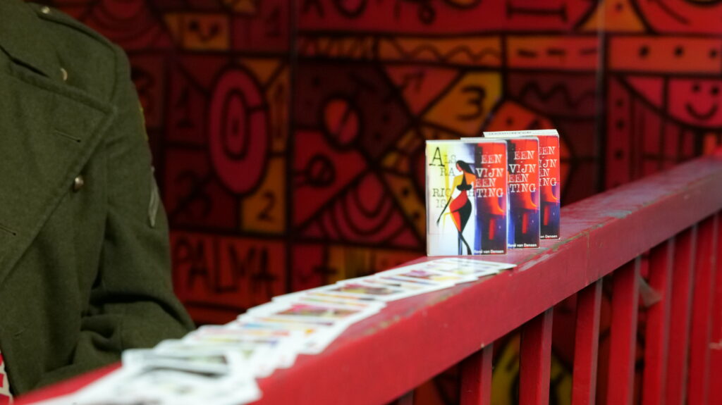 René van Densen's dichtbundel kaartset “Als Een Ravijn Een Richting Is”