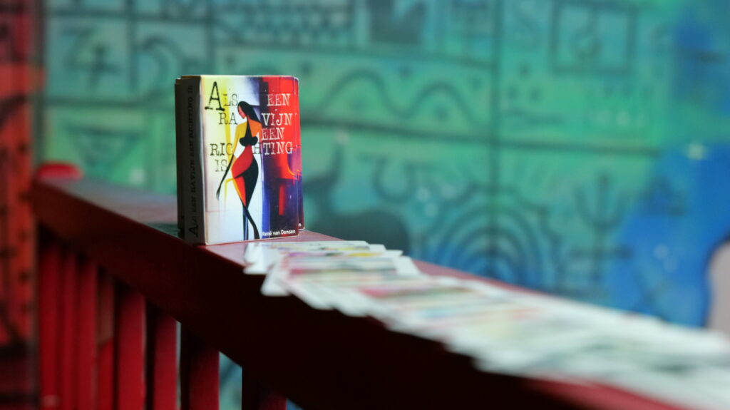 René van Densen's dichtbundel kaartset “Als Een Ravijn Een Richting Is”