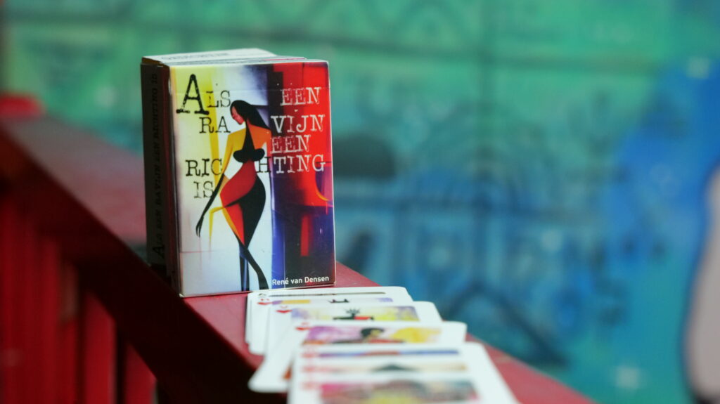 René van Densen's dichtbundel kaartset “Als Een Ravijn Een Richting Is”